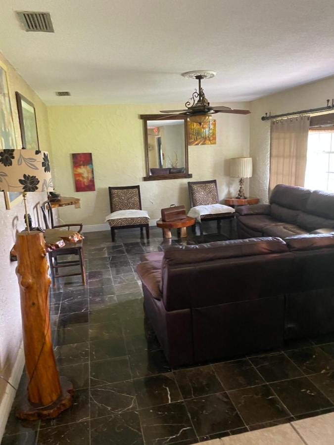 Oyo Family Ranch At Melbourne Fl Hotel ภายนอก รูปภาพ